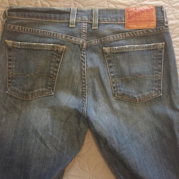 🌟👖 Step into style with these Classic Bootleg Lucky Jeans! Size 4👖🌟 - Picture 4 of 8